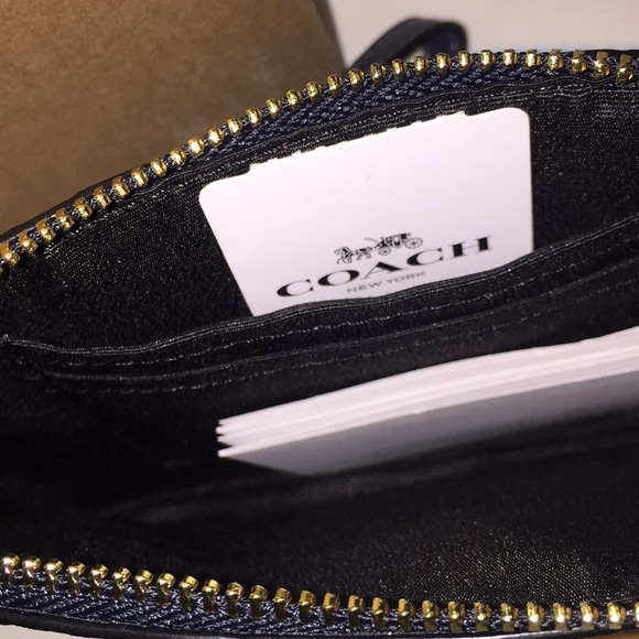 Coach Bag/Wristlet - Picture 4 of 4